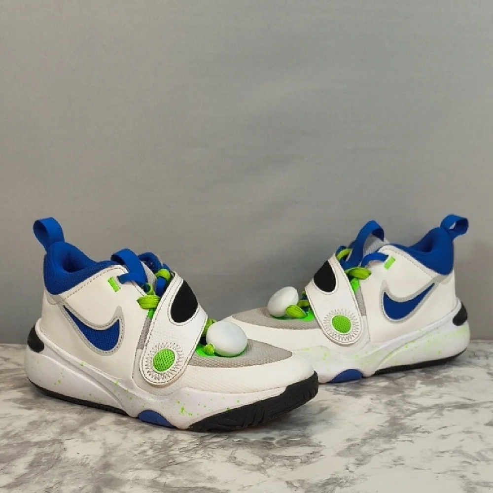 Nike Team Hustle D11 GS 'Green Strike Racer Blue' basketball shoe Size 4Y